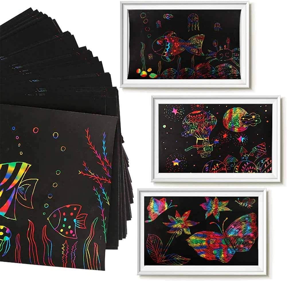 un carnet de dessin magique à gratter (scratch art)