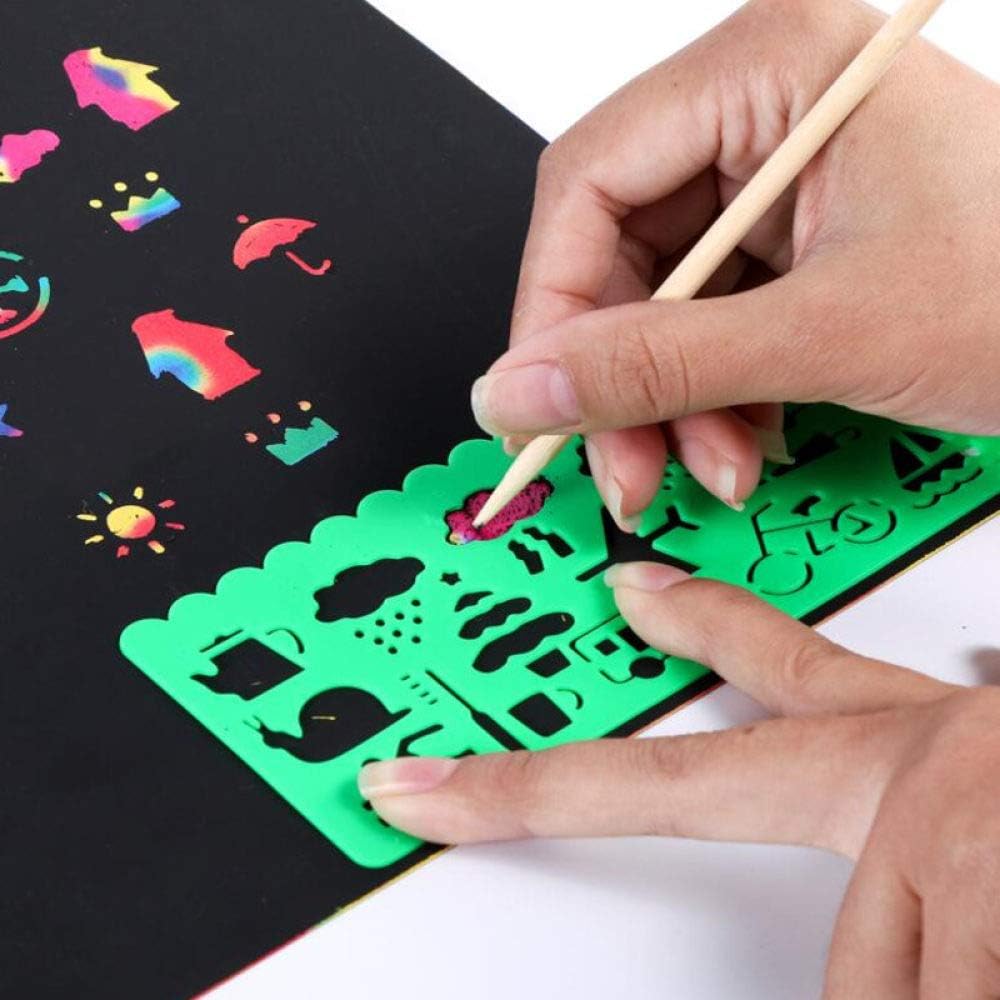 un carnet de dessin magique à gratter (scratch art)