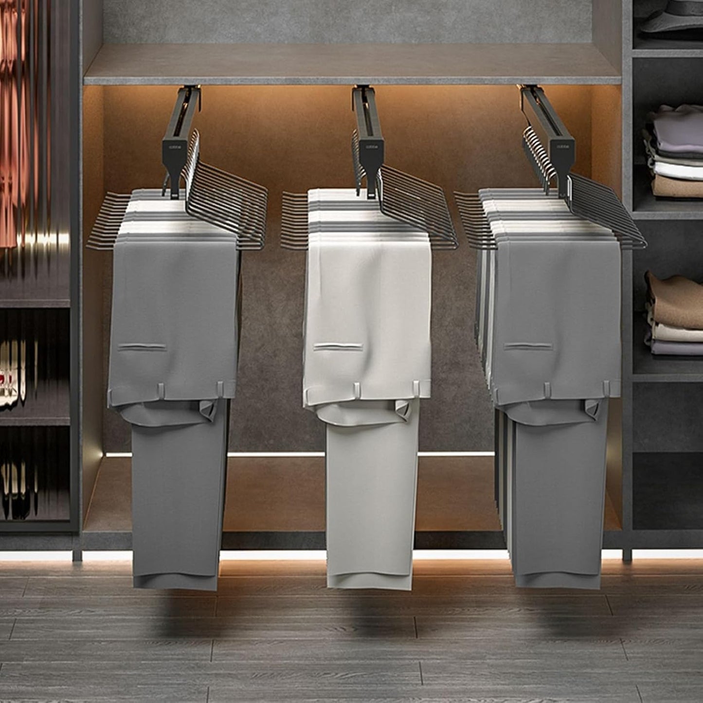 Porte-Pantalons Télescopique Coulissant – Rangez vos vêtements avec élégance