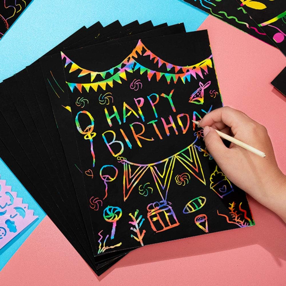 un carnet de dessin magique à gratter (scratch art)