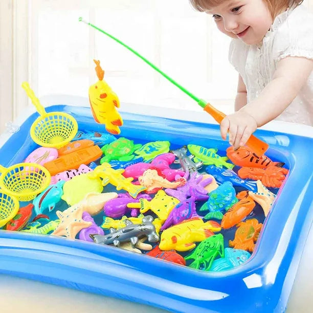 Un jeu de pêche magnétique pour enfants avec bassin gonflable