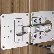 Outil de Réparation de Charnière d’Armoire (Plaque Métallique + Vis)